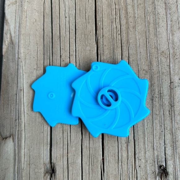 McDonald’s Pokémon #3 Light Blue Victini Battle Spinner Game with Cards - Picture 12 of 12